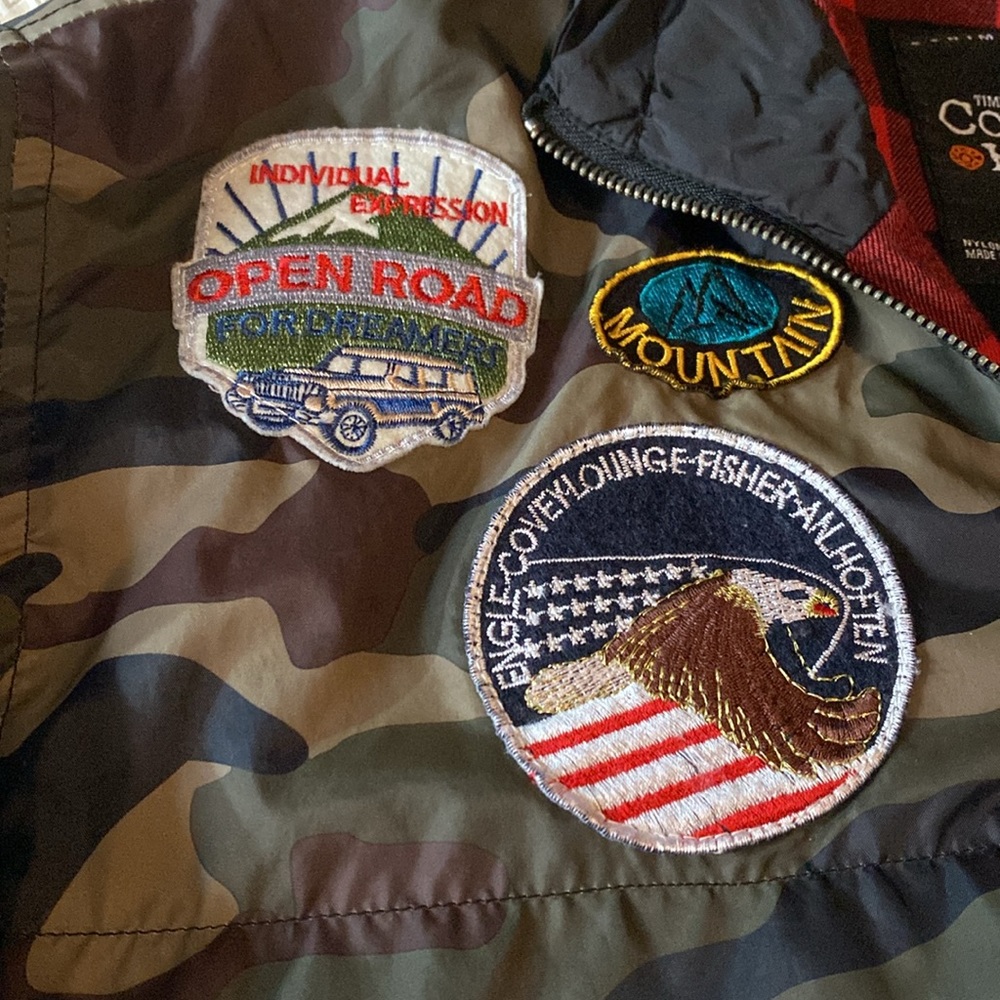Copper Rivet windbreaker pullover jacket with patches - Picture 13 of 16